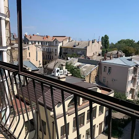 Apartment центр канатна